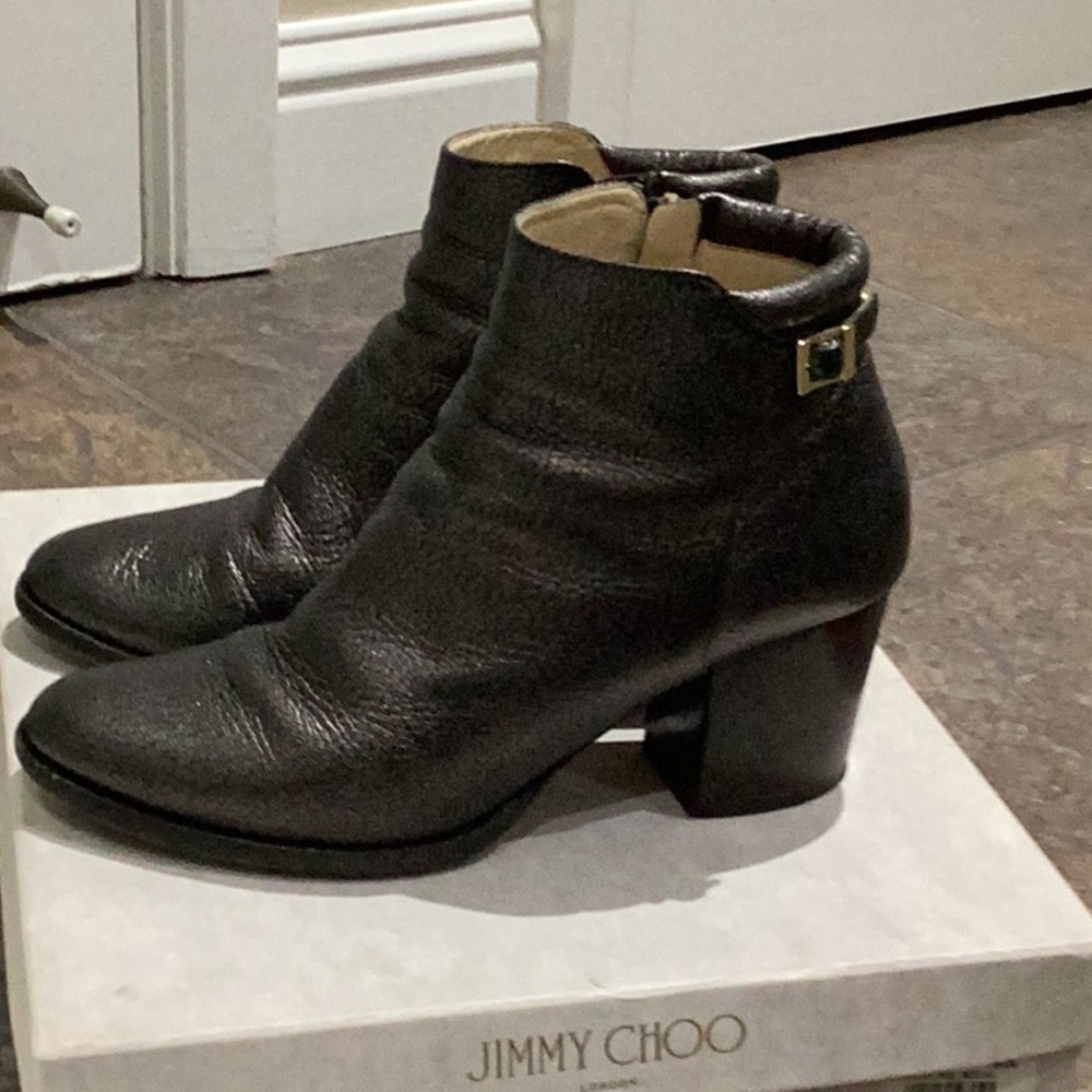 Size 39 authentic Jimmy Choo Method ankle boot heel